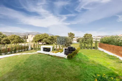 Luxury Villa Utopie swimming pool, and a lush garden, 5 bedrooms in Vari available for sale For Super Rich