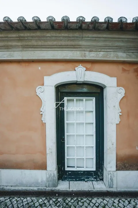 Century House Palace 18th Historic Gem, 7 bedrooms in Lisbon buy for sale For Super Rich