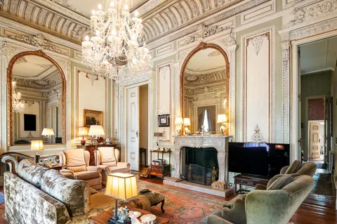 Century Apartment Palácio Mello Historic 1789, 5 bedrooms in Lisbon buy for sale For Super Rich