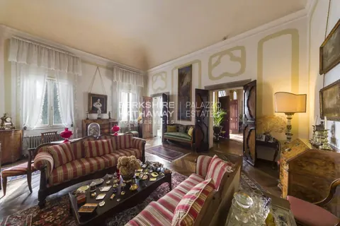 Venetian Villa Panoramic View on the hills, 10 bedrooms in Conegliano - Veneto value for sale For Super Rich