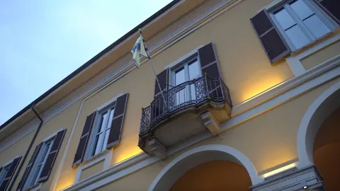 Century Villa Della Porta-Giulini-Crivelli 17th century, 10 bedrooms in Rovellasca property for sale For Super Rich