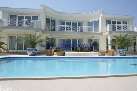 Premium Villa Amazing views of Austrian Alps heated swimming pool, sauna, 3 bedrooms in Istra Used for sale For Super Rich