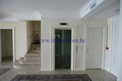 Premium Villa Amazing views of Austrian Alps heated swimming pool, sauna, 3 bedrooms in Istra price for sale For Super Rich