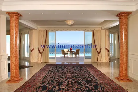 Premium Villa Amazing views of Austrian Alps heated swimming pool, sauna, 3 bedrooms in Istra expensive for sale For Super Rich