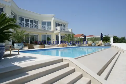 Premium Villa Amazing views of Austrian Alps heated swimming pool, sauna, 3 bedrooms in Istra best for sale For Super Rich