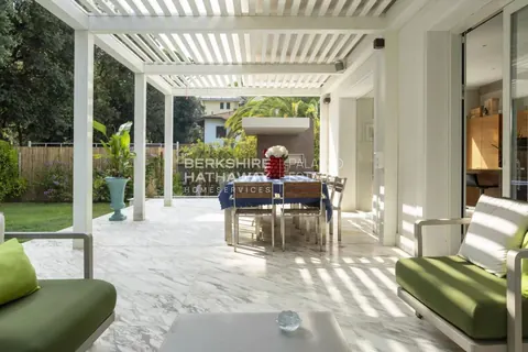 Modern Villa Marina di Pietrasanta Swimming pool, SPA, 6 bedrooms in Pietrasanta exclusive for sale For Super Rich