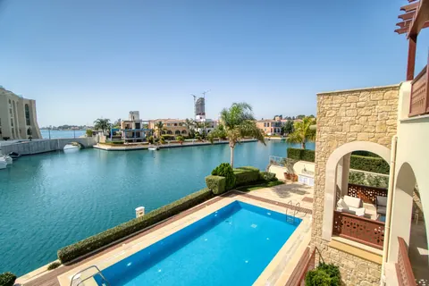 High-end Villa Beach Front Sea View, 4 bedrooms in Marina Limassol prix for sale For Super Rich
