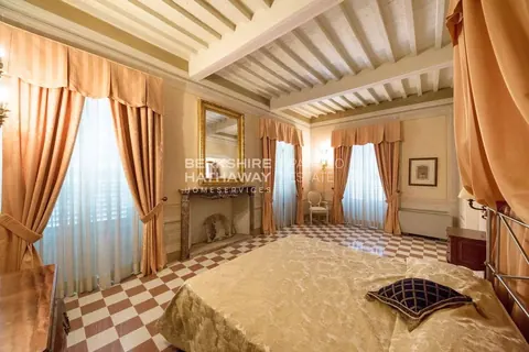 Century Villa 16th , 20 bedrooms in San Giuliano Terme luxury for sale For Super Rich