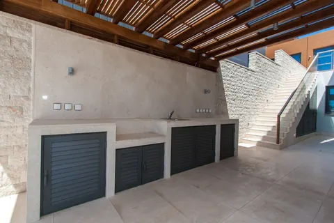 Luxury Villa Beach Front Sea View, 5 bedrooms in Agios Tychonas - Limassol prix for sale For Super Rich