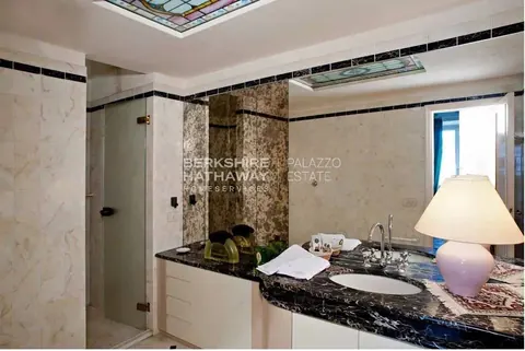 Historic Villa Panoramic View Swimming pool, 8 bedrooms in Pietrasanta - Tuscany real estate for sale For Super Rich