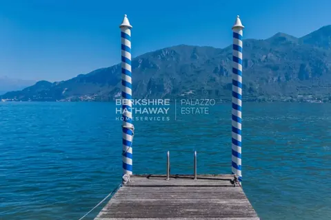 Luxury Villa Lakefront  Swimming pool, 5 bedrooms in Oliveto Lario - Lake Como buy for sale For Super Rich