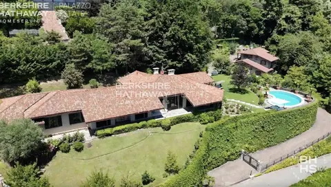 Elegant Villa breathtaking lake views, Swimming pool, 8 bedrooms in Como ILO3106 for sale For Super Rich