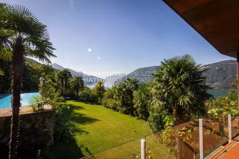 Elegant Villa Mountain View Lake View, 7 bedrooms in Campione d'Italia available for sale For Super Rich