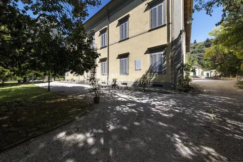 Century Villa 16th , 20 bedrooms in San Giuliano Terme property for sale For Super Rich