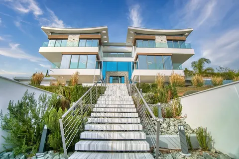 Architectural Villa Beach Front Stunning panoramic sea and mountain views, 7 bedrooms in Pegia - Coral Bay
