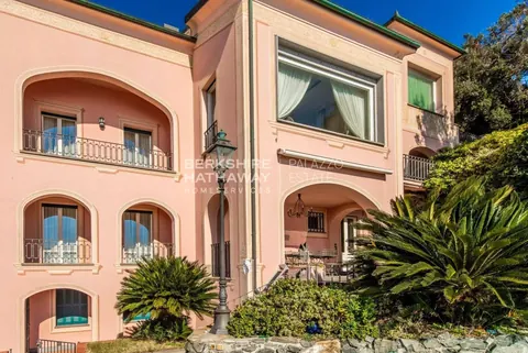 Luxury Villa Beach Front Sea View, 6 bedrooms in Albissola Marina best for sale For Super Rich