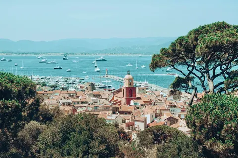 Contemporary Villa Minutes away from place des Lices, 10 bedrooms in Saint Tropez search for sale For Super Rich