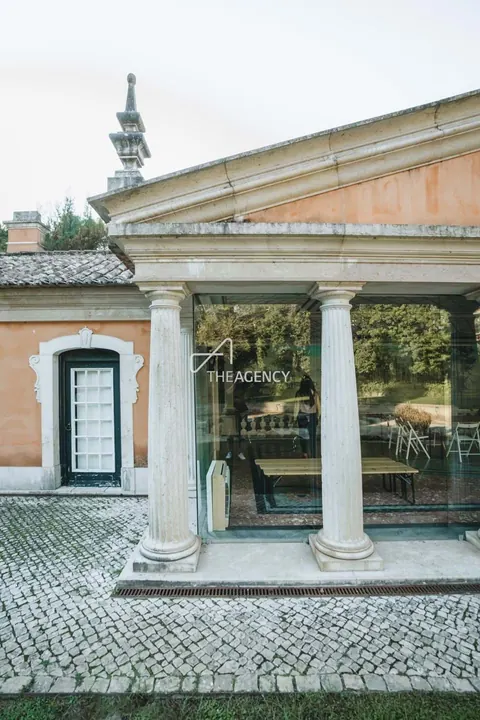 Century House Palace 18th Historic Gem, 7 bedrooms in Lisbon search for sale For Super Rich