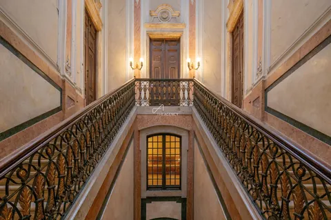 Century Apartment Palácio Mello Historic 1789, 5 bedrooms in Lisbon search for sale For Super Rich