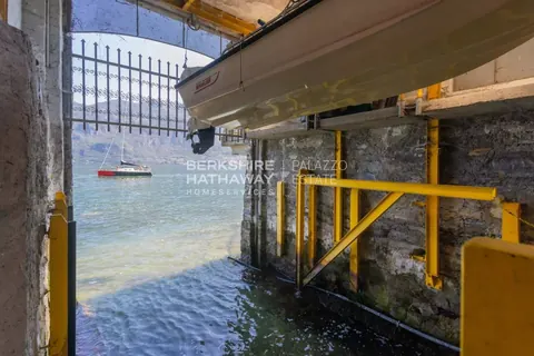 Luxury Villa Lakefront  Swimming pool, 5 bedrooms in Oliveto Lario - Lake Como search for sale For Super Rich