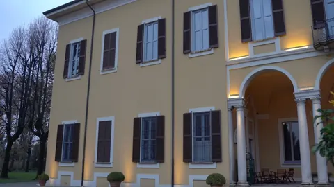 Century Villa Della Porta-Giulini-Crivelli 17th century, 10 bedrooms in Rovellasca best for sale For Super Rich