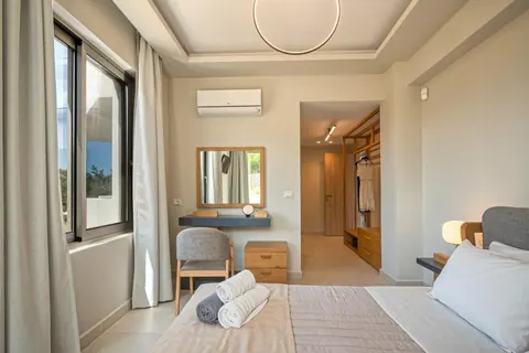 Luxury Villa Sea View, 6 bedrooms in Crete image for sale For Super Rich