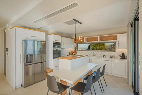 Luxury Villa Sea View, 6 bedrooms in Crete best for sale For Super Rich
