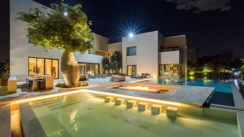 Luxury Villa Sector E overlooks one of the very best scenic views, 6 bedrooms in Emirates Hills - Dubai