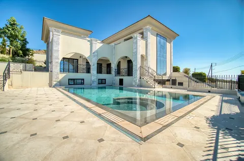 Luxury Villa stunning views of the city and the sea coast, Jacuzzi, 5 bedrooms in Panthea Limassol