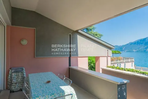 Luxury Villa Lakefront  Swimming pool, 5 bedrooms in Oliveto Lario - Lake Como ultra luxury for sale For Super Rich