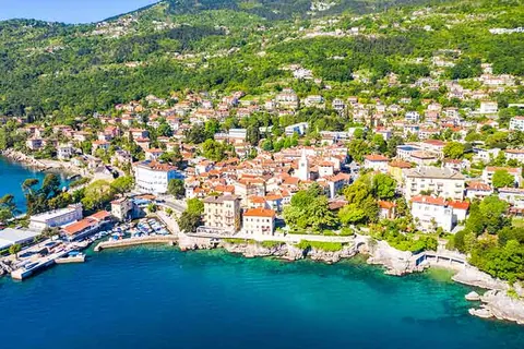 Elegant Villa Beach Front 1st line to the sea, 13 bedrooms in Opatija search for sale For Super Rich