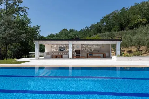 Colonial-style House Panoramic View 10-hectare park, 6 bedrooms in Massarosa best for sale For Super Rich