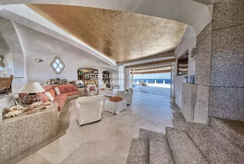 Luxury Villa Panoramic View Sea View, 7 bedrooms in Porto Cervo available for sale For Super Rich