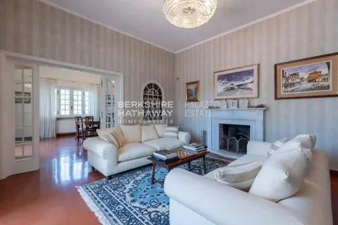 Colonial-style House Panoramic View 10-hectare park, 6 bedrooms in Massarosa ads for sale For Super Rich
