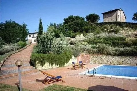 Country Ranch/Farm vineyard with adjoining cellar, 23 bedrooms in Castelfiorentino
