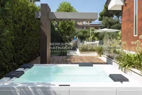 Modern Villa Marina di Pietrasanta Swimming pool, SPA, 6 bedrooms in Pietrasanta luxury for sale For Super Rich