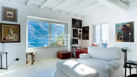 Elegant Villa Lake View directly on the shores, 5 bedrooms in Brienno - Lake Como luxury for sale For Super Rich