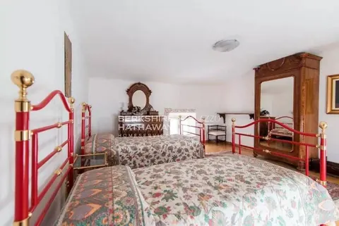 Historic Villa Lake View, 6 bedrooms in Faggeto Lario - Lake Como property for sale For Super Rich