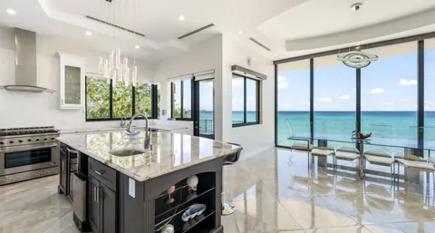 Luxury Villa Beach Front Caribbean Sea views, 5 bedrooms in Seven Mile Beach property for sale For Super Rich Luxury Villa Beach Front Caribbean Sea views, 5 bedrooms in Seven Mile Beach property for sale For Super Rich