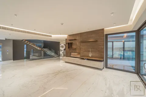 contemporary Villa City View balcony overlooking splendid sea views, 7 bedrooms in Palm Jumeirah - Dubai real estate for sale For Super Rich