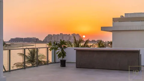 contemporary Villa City View balcony overlooking splendid sea views, 7 bedrooms in Palm Jumeirah - Dubai exclusive for sale For Super Rich