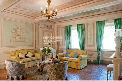 Historic Villa Panoramic View Swimming pool, 8 bedrooms in Pietrasanta - Tuscany value for sale For Super Rich