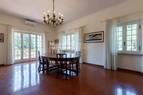 Colonial-style House Panoramic View 10-hectare park, 6 bedrooms in Massarosa prix for sale For Super Rich