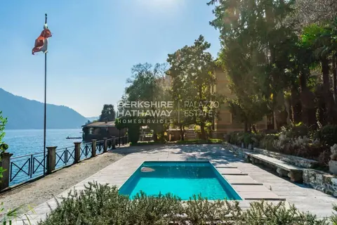Century Villa looks directly on the lake with access for swimming, 8 bedrooms in Moltrasio - Lake Como ads for sale For Super Rich