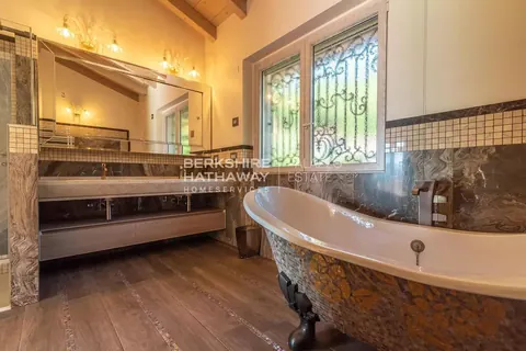 Luxury Villa, heated swimming pool , 6 bedrooms in Stresa exclusive for sale For Super Rich