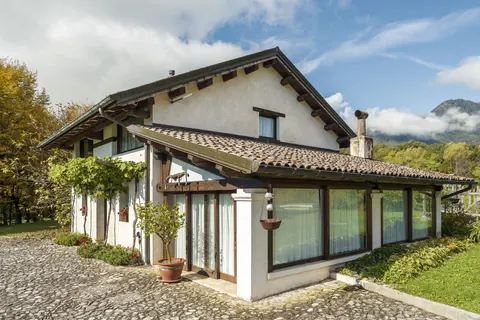 Premium Villa Mountain View with panoramic hillside, 7 bedrooms in Santa Giustina Used for sale For Super Rich