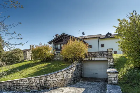 Premium Villa Mountain View with panoramic hillside, 7 bedrooms in Santa Giustina available for sale For Super Rich
