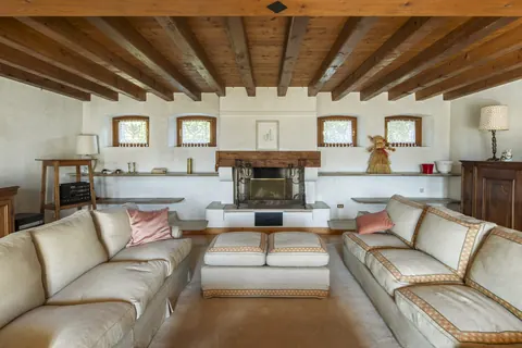 Premium Villa Mountain View with panoramic hillside, 7 bedrooms in Santa Giustina luxury for sale For Super Rich