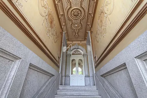 Majestic House Indoor Swimming Pool , 6 bedrooms in Cedofeita, Porto best for sale For Super Rich