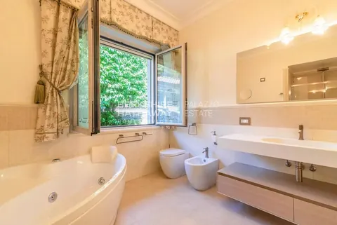 Luxury Villa, heated swimming pool , 6 bedrooms in Stresa real estate for sale For Super Rich
